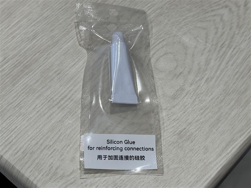 Silicone Glue for reinforcing connections